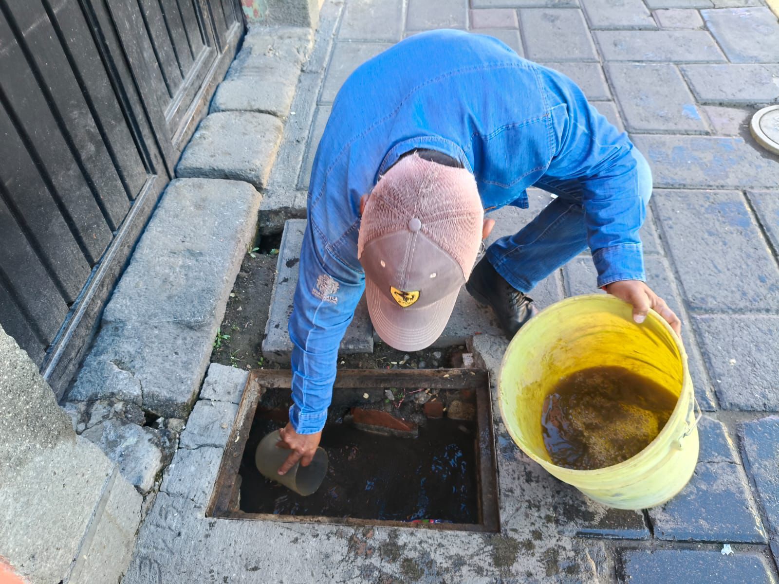 CAPAMH realiza trabajos de reparación de fugas y mantenimiento urbano en distintos puntos del municipio